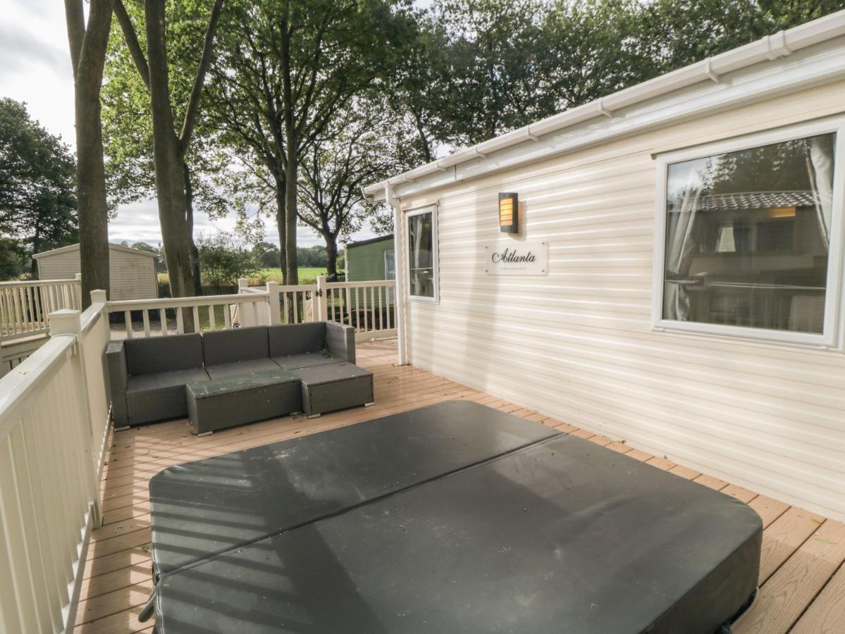 Gw28 At Goosewood Holiday Park - York — Photos 1